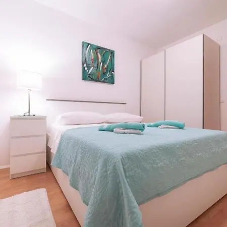 With Parking Space Stobrec, Split - 24425 Appartement *